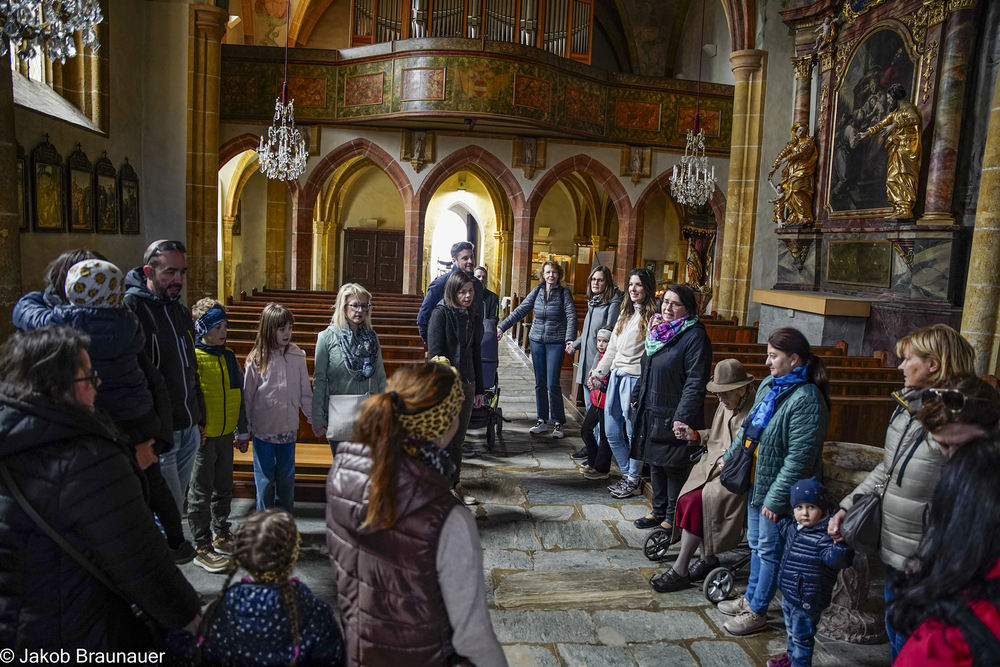 Am Karfreitag um 14 Uhr gingen wir den Leidensweg von Jesus in 5 Stationen